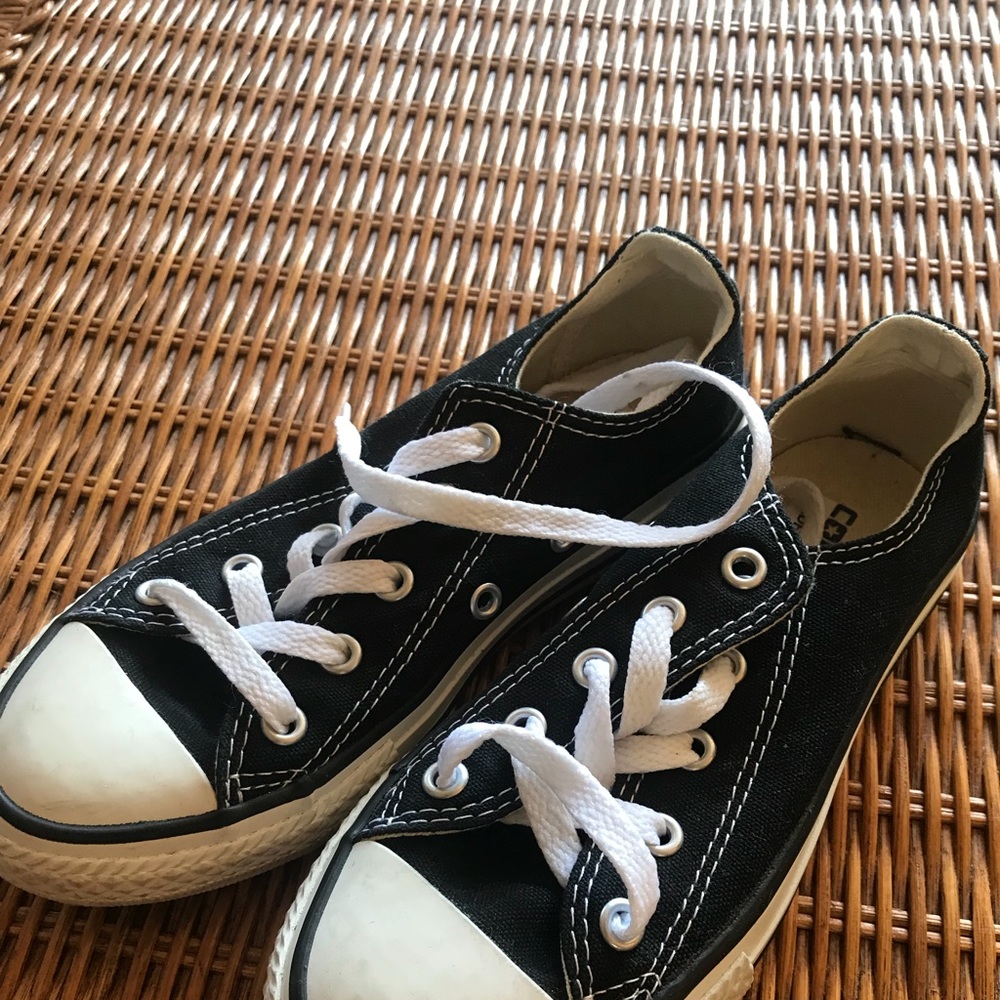 Boys converse